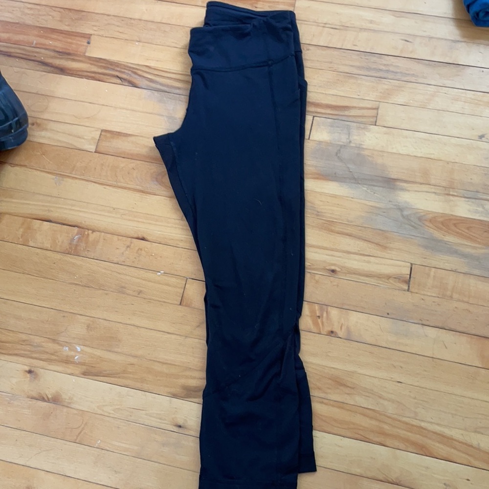 Women’s Lululemon Capris (Size 6)